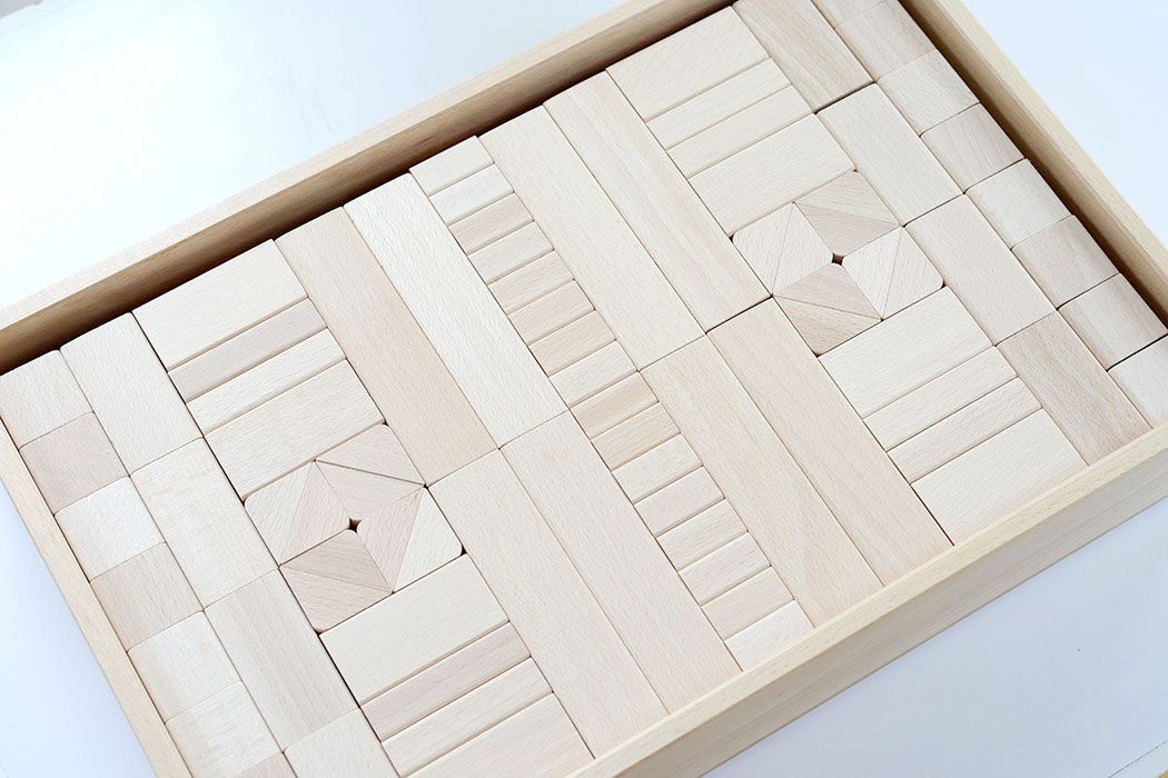 取り寄せ品※〈3才-〉フレーベル積木（大）(208ピース/木箱入り