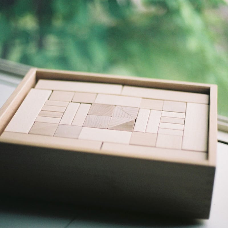 3才-〉フレーベル積木（小）(100ピース/木箱入り) | TOYS&GIFT MOMO