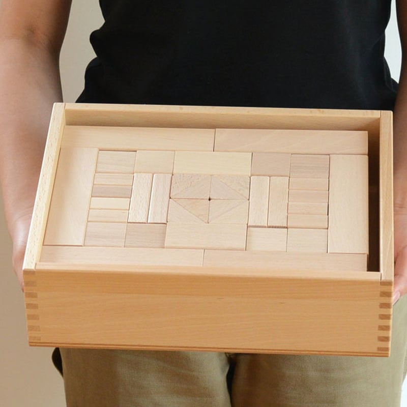 3才-〉フレーベル積木（小）(100ピース/木箱入り) | TOYS&GIFT MOMO