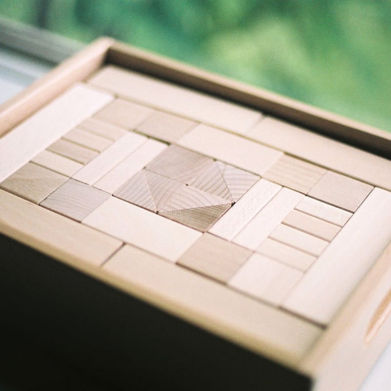 3才-〉フレーベル積木（小）(100ピース/木箱入り) | TOYS&GIFT MOMO