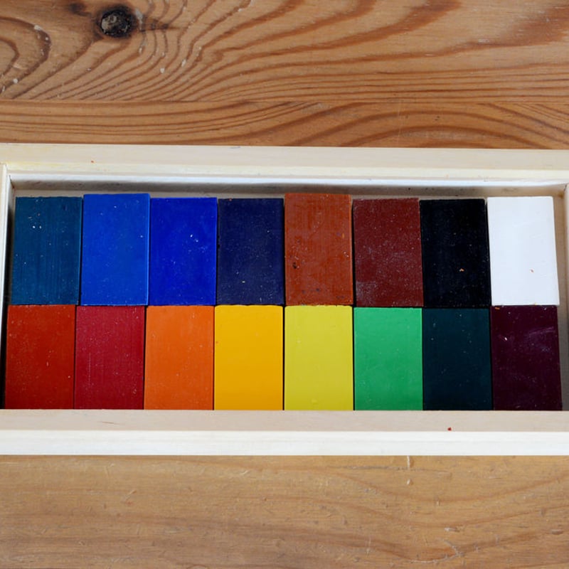 お取り寄せ品※ みつろうブロッククレヨン 16色木箱 | TOYS&GIFT MOMO 