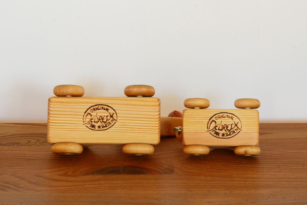 2才-〉北欧のレッカー車 (小) | TOYS&GIFT MOMO