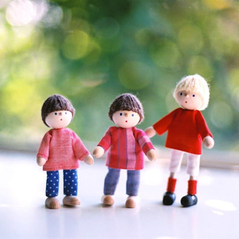 3才-〉【ドールハウス/人形】自在人形 サッカー少年 赤/緑 | TOYS&GIFT