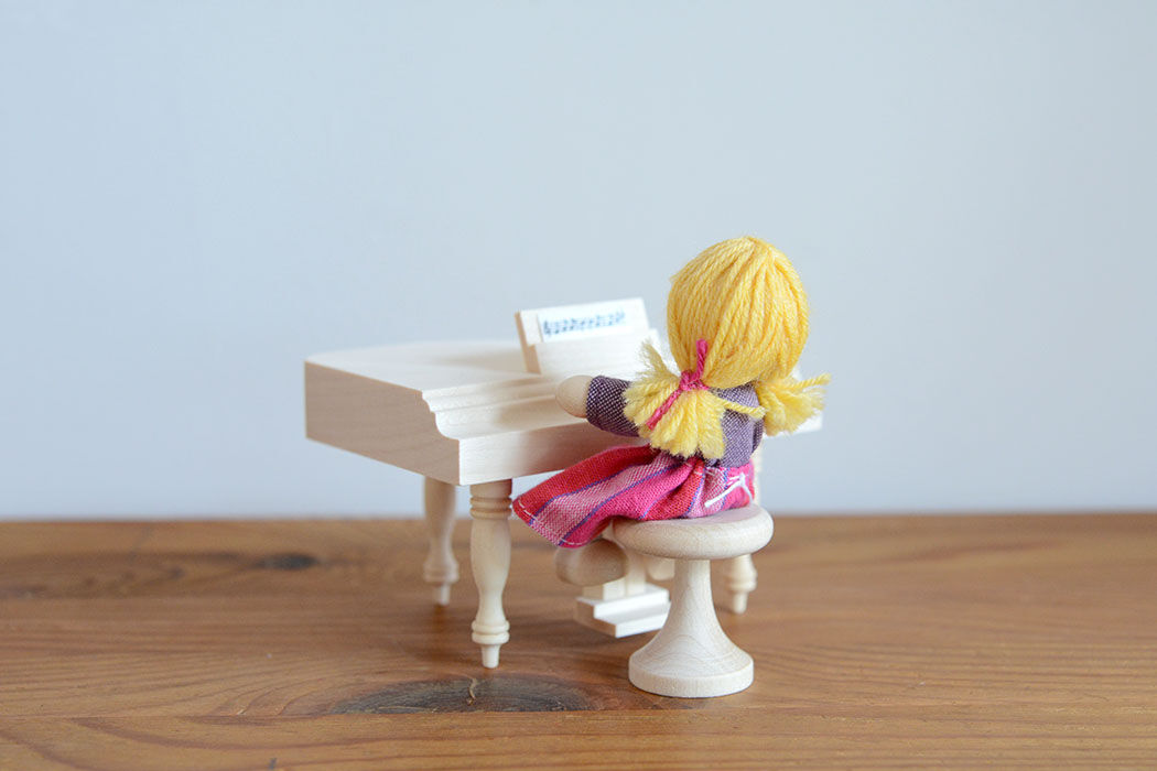 ドールハウス/家具】〈3才-〉ピアノ(白木) | TOYS&GIFTS MOMO
