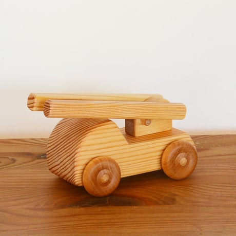 〈2才-〉北欧の消防車