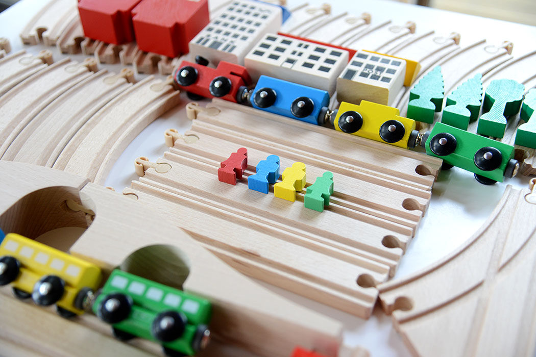 取り寄せ品※〈3才-〉MICKI 汽車セット 大きな街 | TOYS&GIFTS MOMO