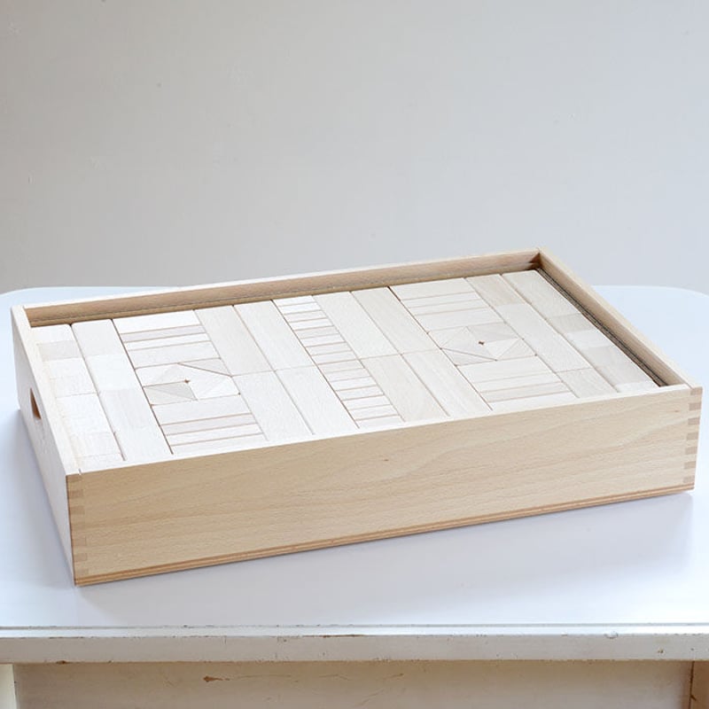 取り寄せ品※〈3才-〉フレーベル積木（大）(208ピース/木箱入り