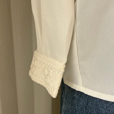 stand-up collar lace blouse