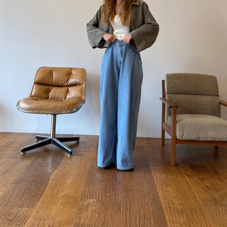 tuck wide denim