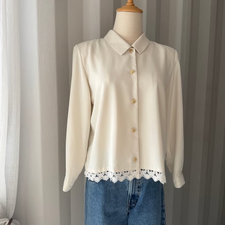hem lace  blouse