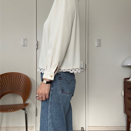hem lace  blouse