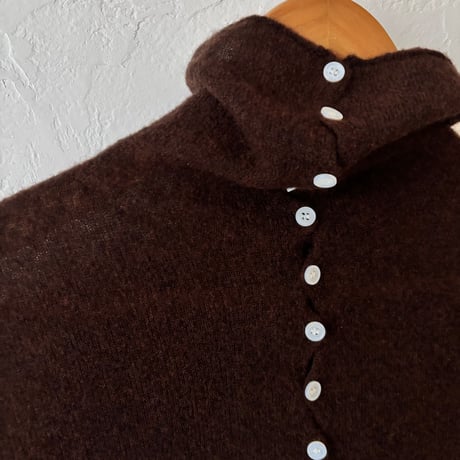 button high neck knit