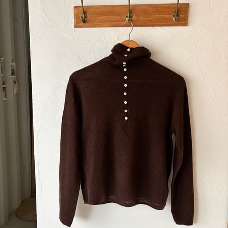 button high neck knit