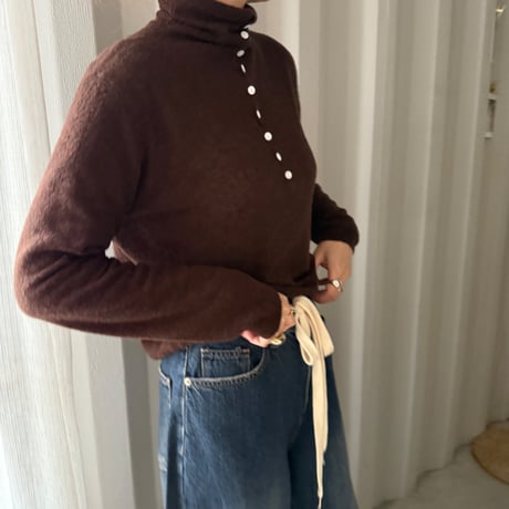 button high neck knit