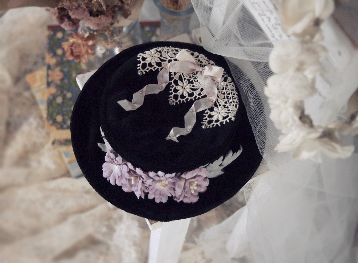 アンティークヴィンテージハットエクリュ 布花コサージュ帽子ドレスディスプレイ fit=scale-down,w=1200