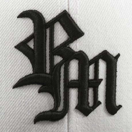ROYAL MAJESTY - 【OLD ENGLISH CAP - WHITE / BLACK】