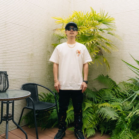 ROYAL MAJESTY -【HEARTFUL FLOWER T-SHIRTS -IVORY】