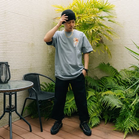 ROYAL MAJESTY -【HEARTFUL FLOWER T-SHIRTS -CEMENT BLUE】