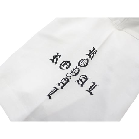 ROYAL MAJESTY -【OLD ENGLISH CROSS ON SLEEVE T-SHIRTS - WHITE】