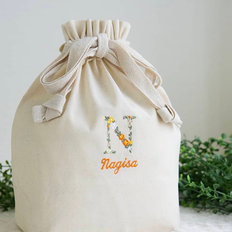 名入れ刺繍 ママへの出産祝い 名前入りおむつバッグ・FLOWERS | 出産