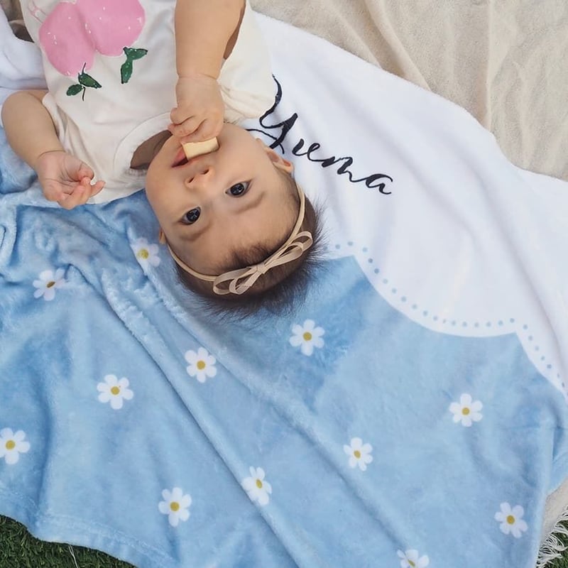 出産祝い ラッピング無料 名前入りブランケット 窓辺のカノン・ブルー