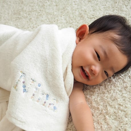 出産祝いのギフトセット 名前入りブランケット ベルフルール・ベージュとオーガニックコットン名前入りバスタオル・FLOWERS