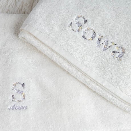 出産祝い ギフトセット 刺繍 名入れ 男の子 女の子 オーガニックコットン名前入りバスタオル2枚セット・FLOWERS・リュエール