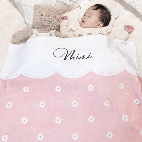 出産祝い 春夏も快適な通年用素材 女の子 名前入りブランケット 窓辺のカノン・ピンク