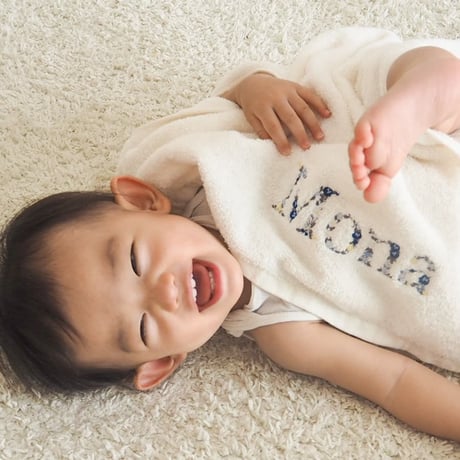 出産祝いのギフトセット 身長計付き名入れブランケット はりねずみと遊ぼとオーガニックコットン名前入りバスタオル・FLOWERS