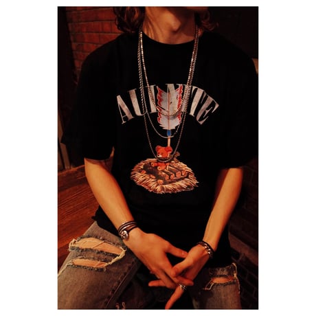 captive bear tee