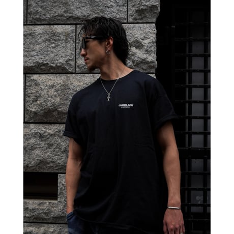CHIC BLACK CONCEPT TEE