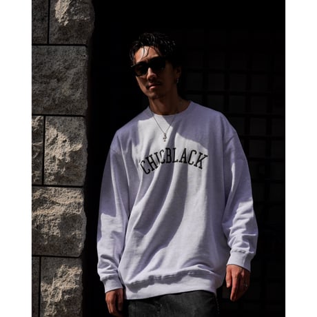 CHIC BLACK ROUND LOGO SWEAT