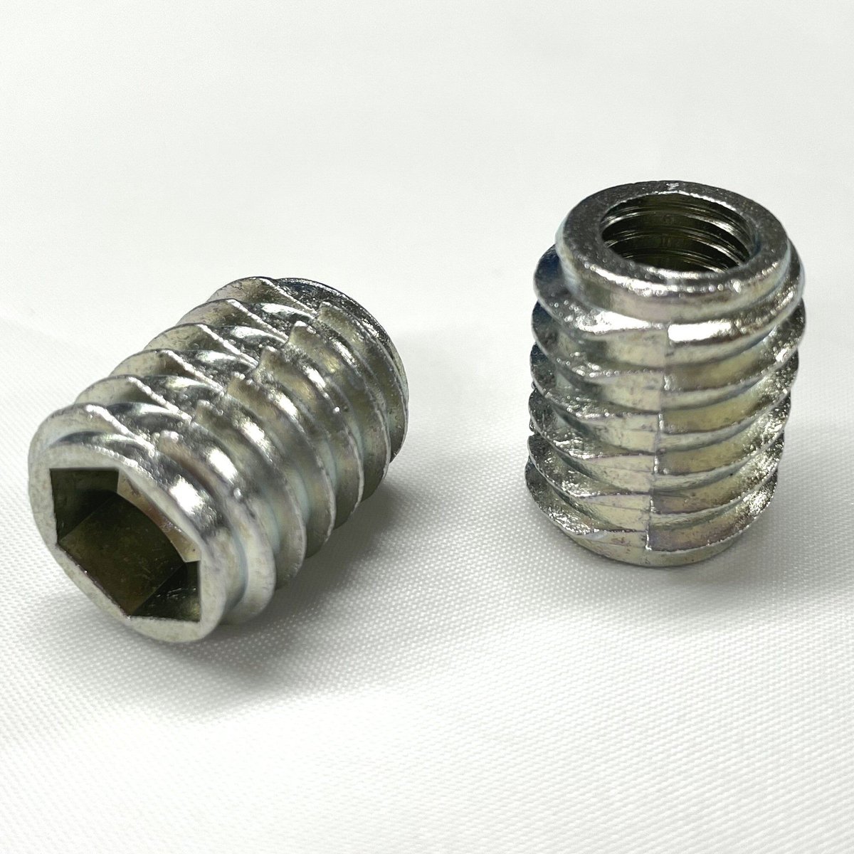 869166：ウッドアンカー W3/8×20(4個入） | 森の金物屋さん