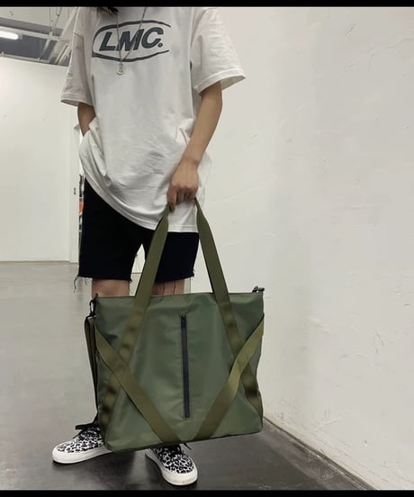 今だけ限定OFF【予約販売】大容量ナイロンショルダーバッグ