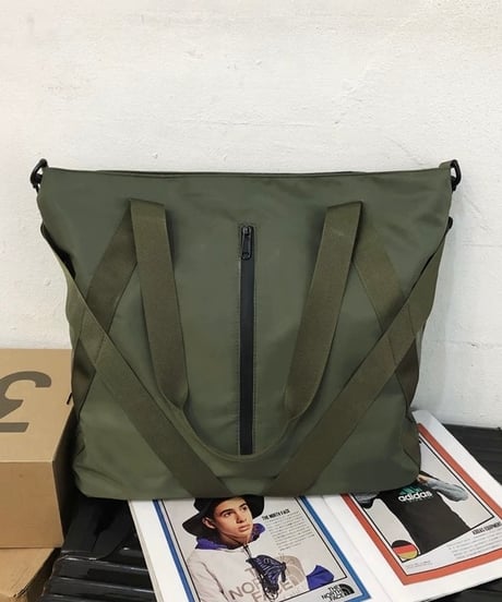 今だけ限定OFF【予約販売】大容量ナイロンショルダーバッグ