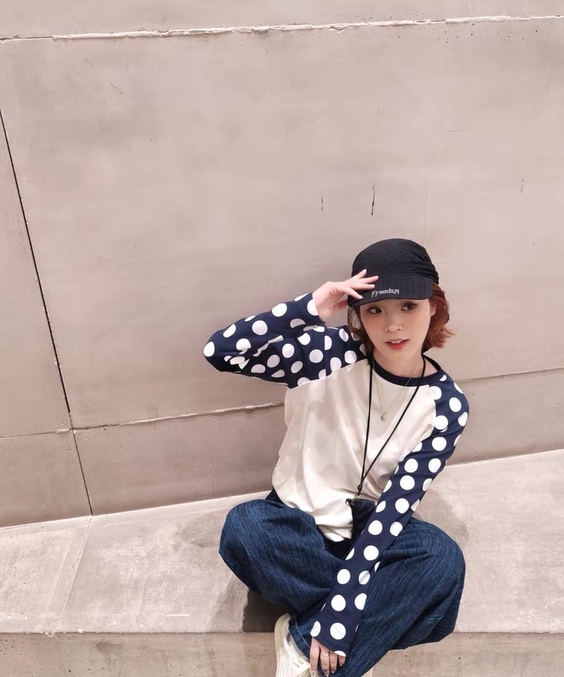 新品L⭐️ 水玉 海外限定 スリムロングスリーブ Tシャツ Ramu 予約販売】ドット柄ラグランロングスリーブTシャツ | KISHIKA