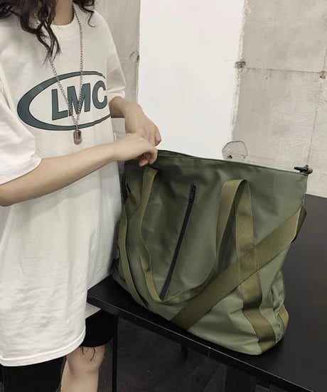 今だけ限定OFF【予約販売】大容量ナイロンショルダーバッグ