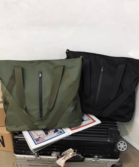 今だけ限定OFF【予約販売】大容量ナイロンショルダーバッグ