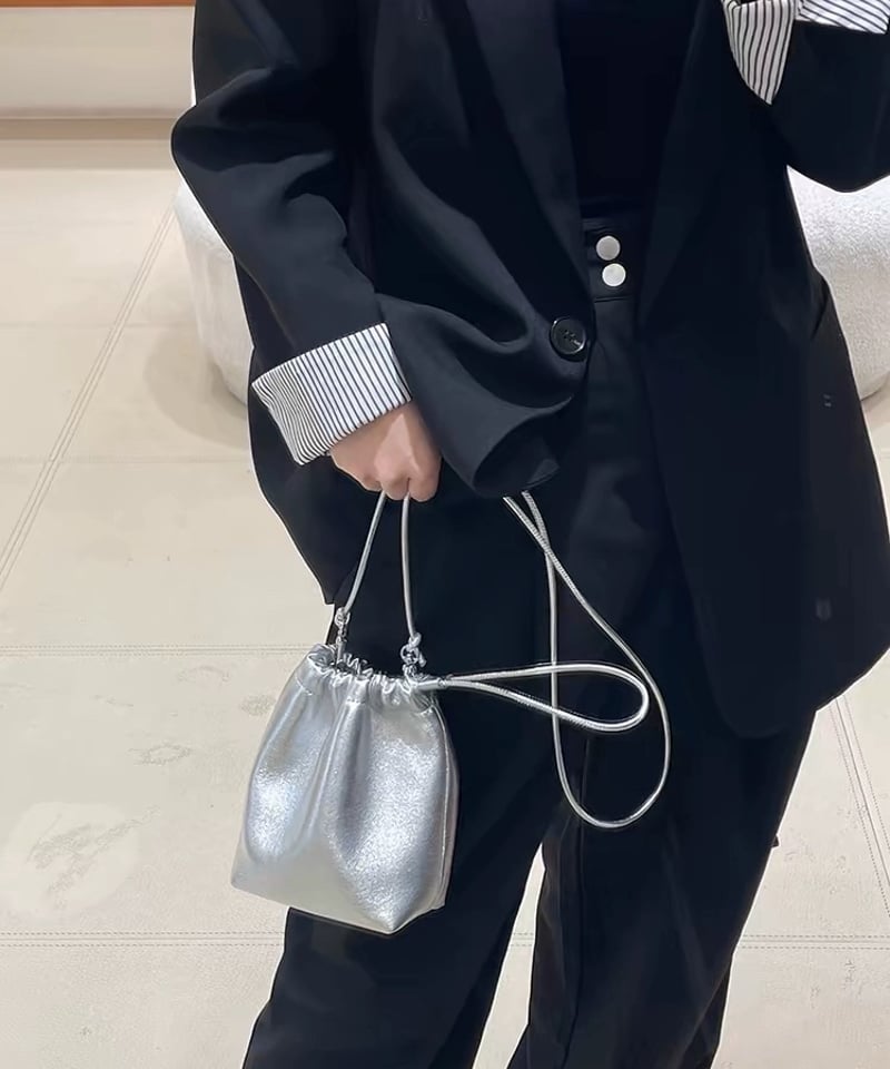 レザー巾着　クロスパッチ、総柄 巾着 – 買えるLEON