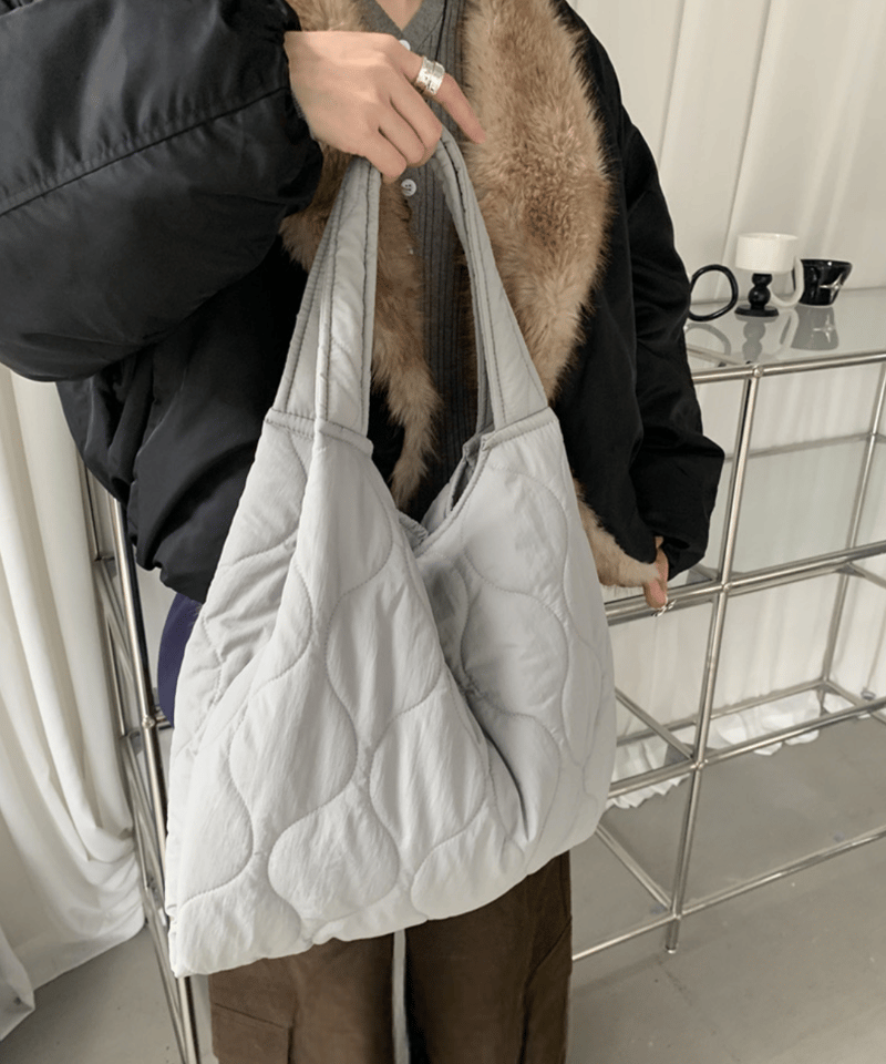 ダークグレー キルティングトートバッグ 予約販売】ナイロンキルティングトートバッグ #グレー | KISHIKA