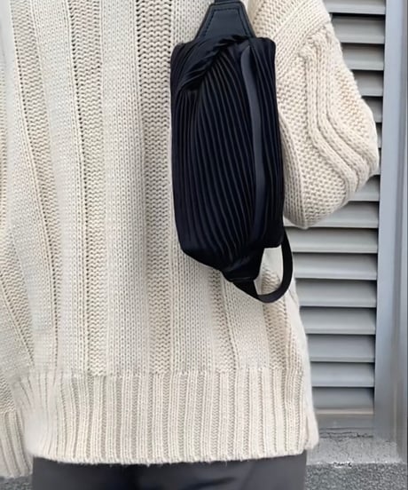 【予約販売】プリーツクロスボディーバッグ