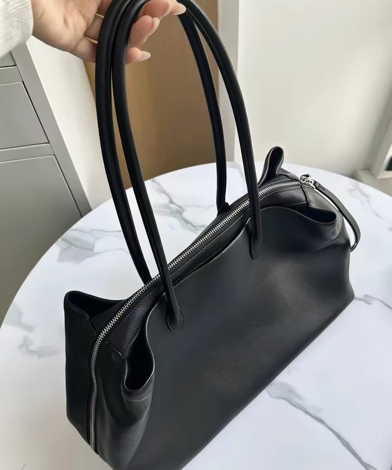 今だけ15%OFF【予約販売】フルジップレザーボストンショルダーバッグ