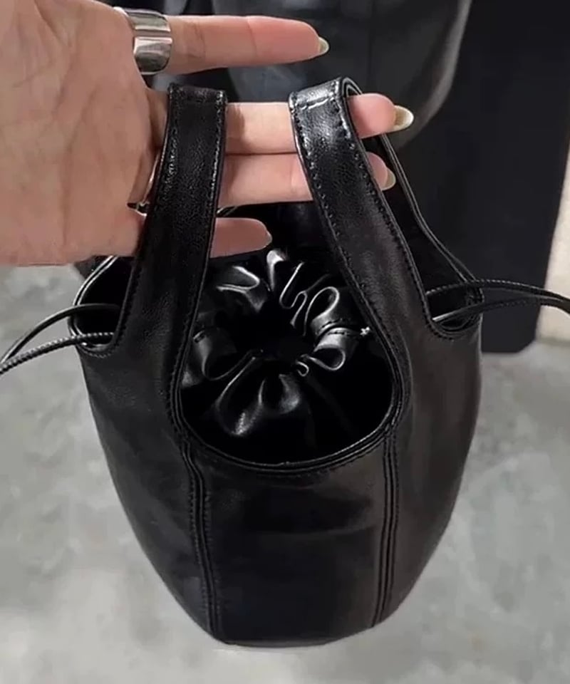 ユリウス　黒 レザー トートバッグ ショルダーストラップ付き ロリステッラ LORISTELLA ミニポーチ付きレザートートバッグ