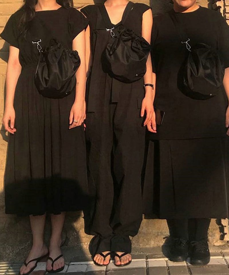 ブラック ナイロン 巾着バッグ ZARA - ZARA ナイロン巾着バッグの通販 by Sofiya ｜ザラならラクマ