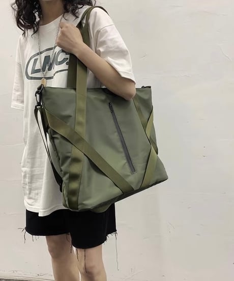 今だけ限定OFF【予約販売】大容量ナイロンショルダーバッグ