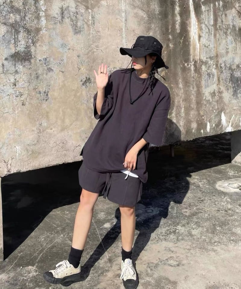 【美品】キャバン　アートTシャツ 黒 コスタリカ ユニセックス オーバーサイズ コスタリカに想いを馳せたキャバンの懐かしくも温かなアートT