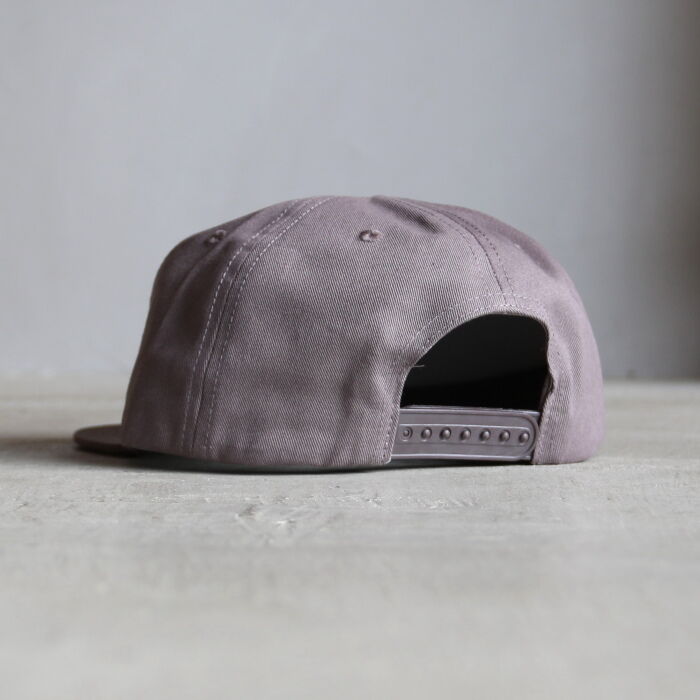 hideandseek Hide ロゴキャップ 新品未使用♪ HIDEANDSEEK ハイドアンドシーク 刺繍 ロゴ キャップ Hide n