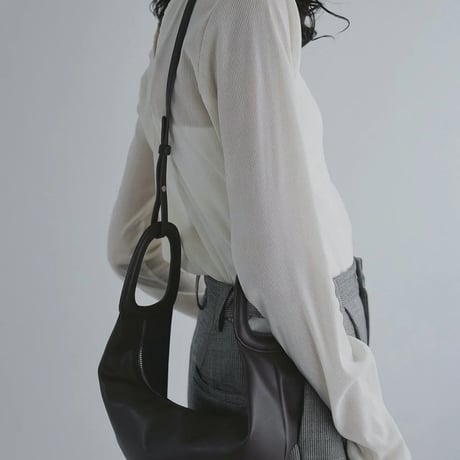 MANOF / HANDLE MOON BAG / 891168552