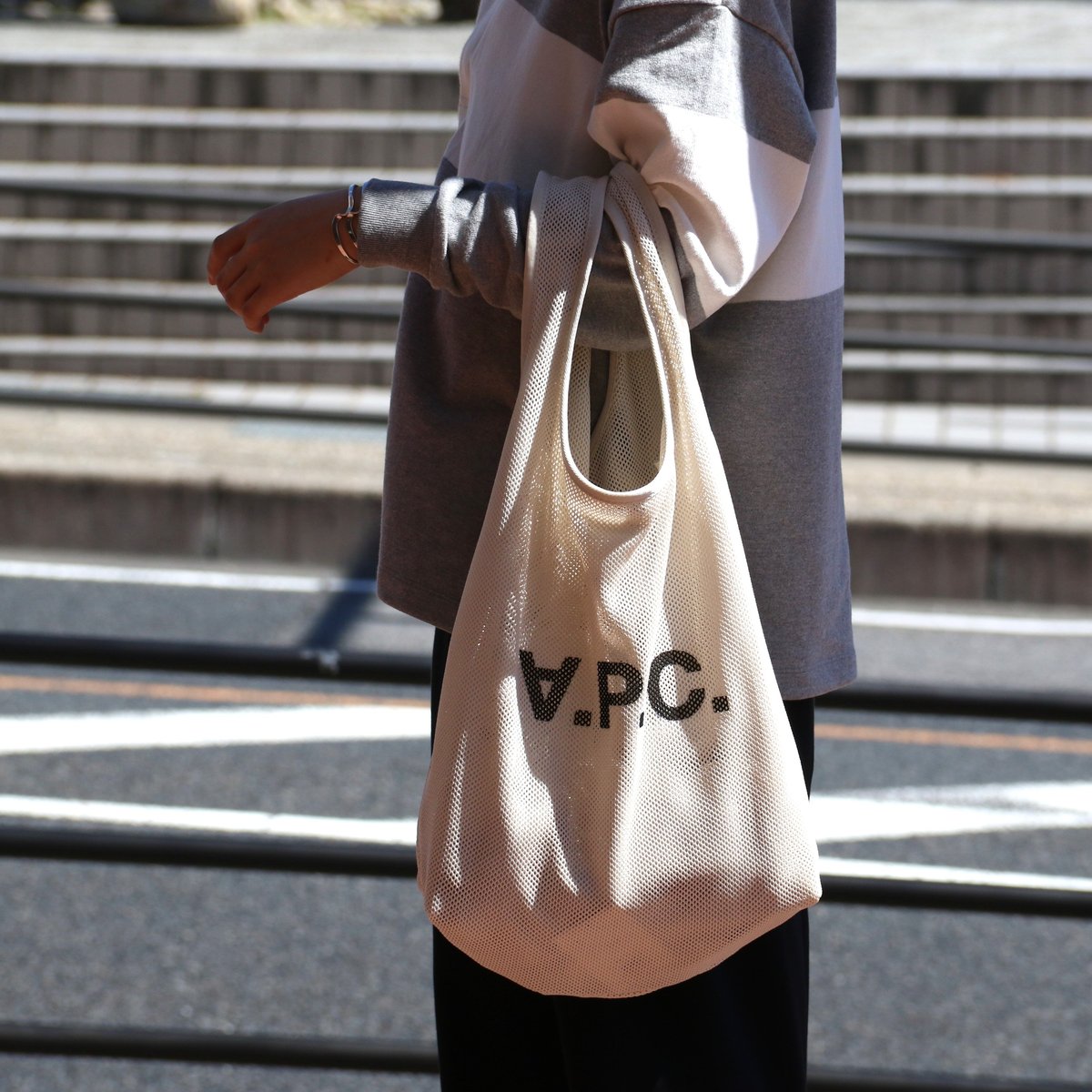 a.p.c メッシュバッグ