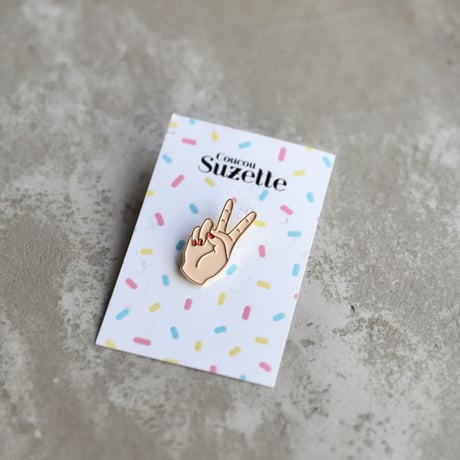 ククシュゼット 正規商品 ピンバッジ ブローチ かわいい おしゃれ フランス 個性的 Coucou Suzette ピースアウト ピン ホワイト(peaceoutpin)